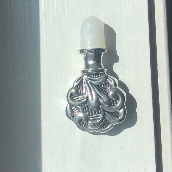 Vintage glass bottle - Picture 2 of 5